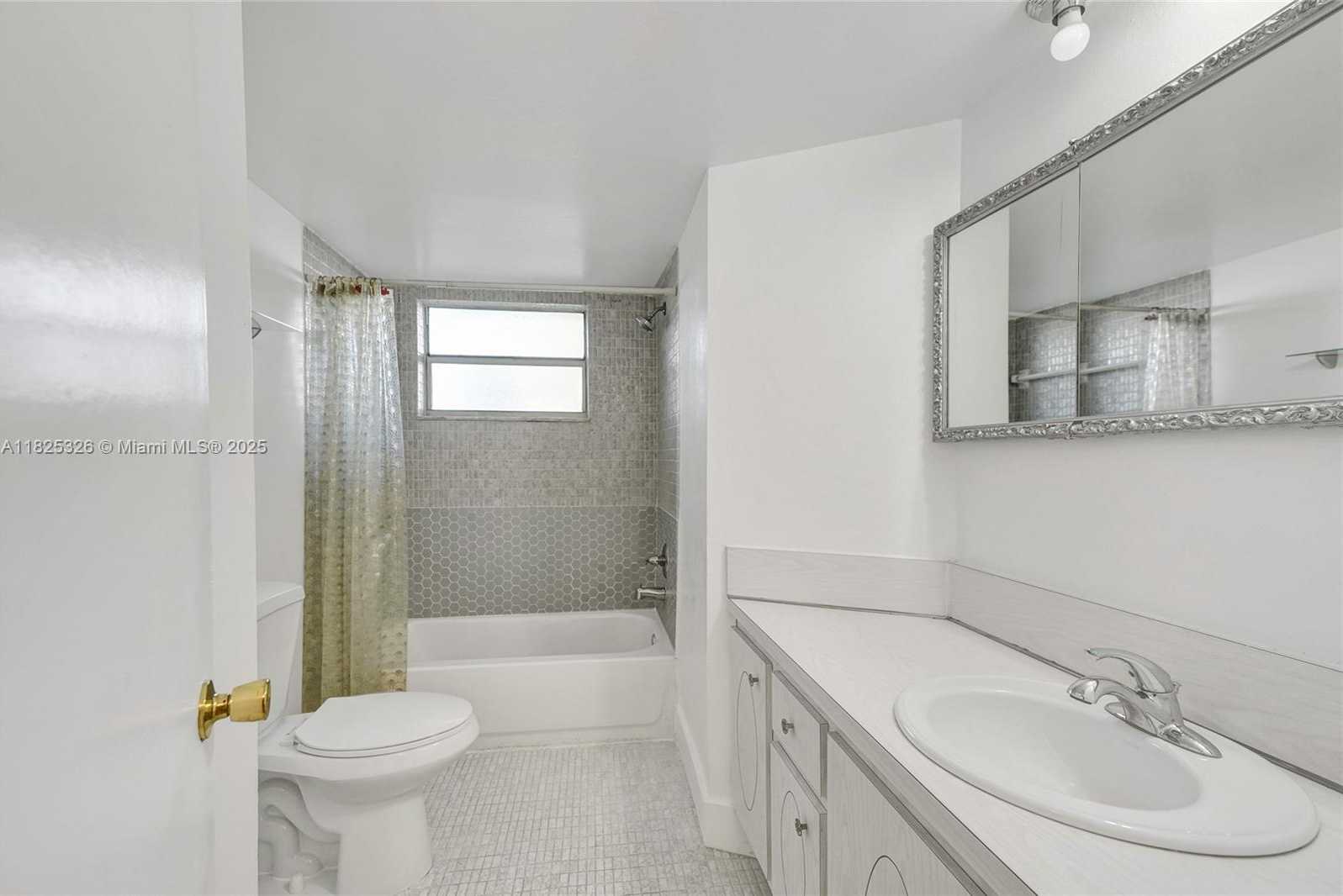 Small Image of 1750 NORTH EAST 191ST ST #106-1, Miami Number 9
