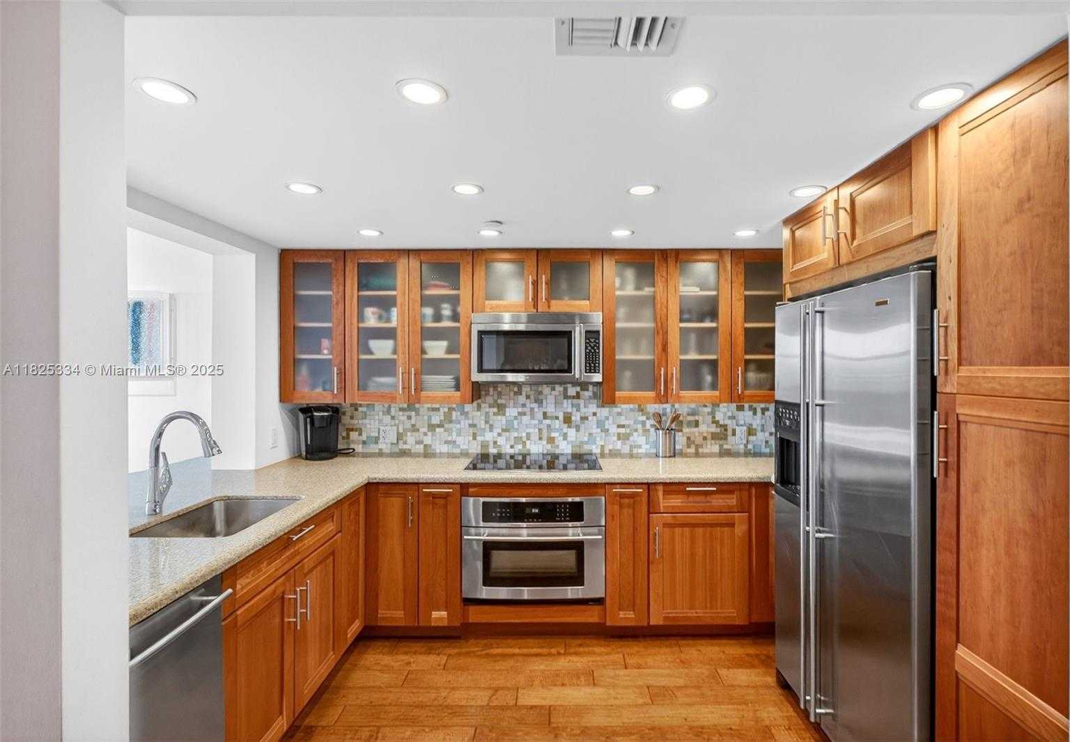 Small Image of 2555 COLLINS AVE #606, Miami Beach Number 15