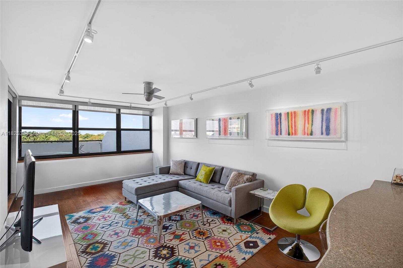 Small Image of 2555 COLLINS AVE #606, Miami Beach Number 22