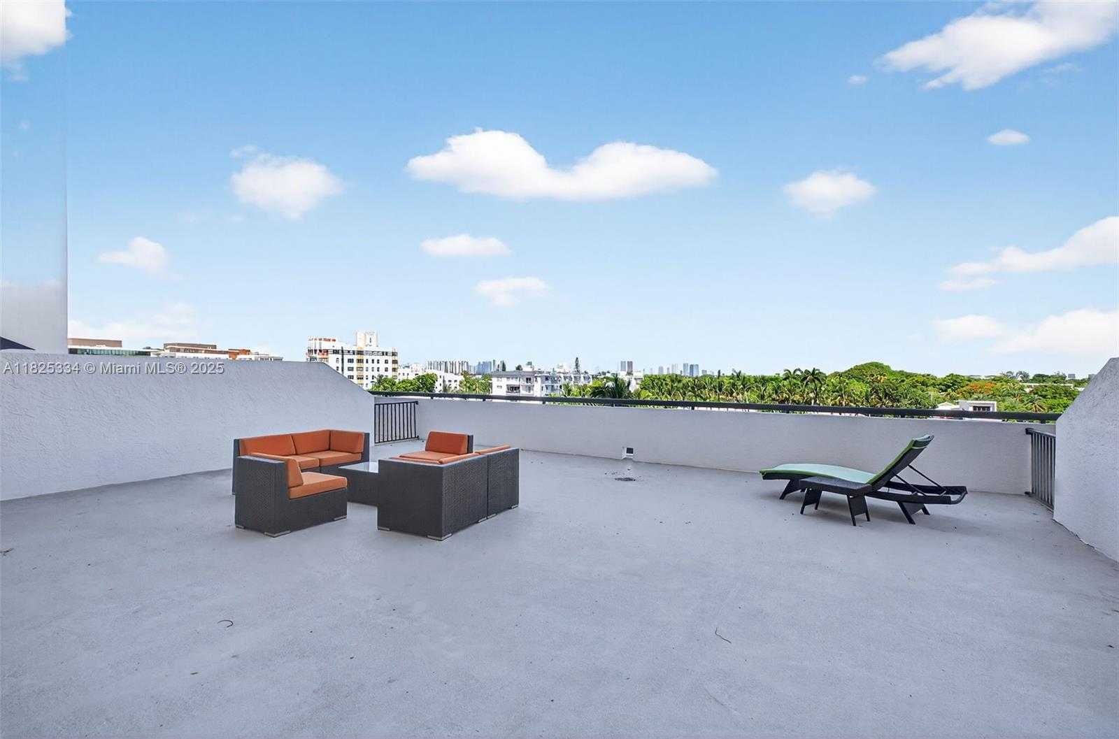 Small Image of 2555 COLLINS AVE #606, Miami Beach Number 28