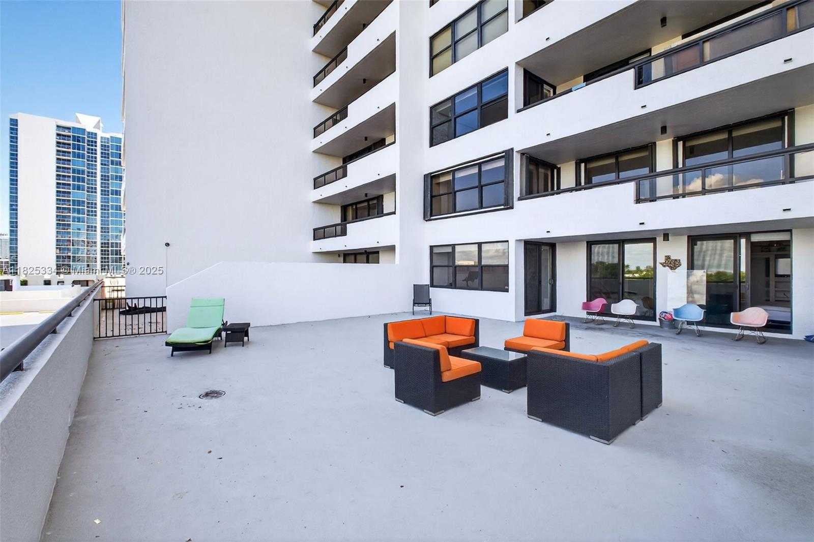 Small Image of 2555 COLLINS AVE #606, Miami Beach Number 30