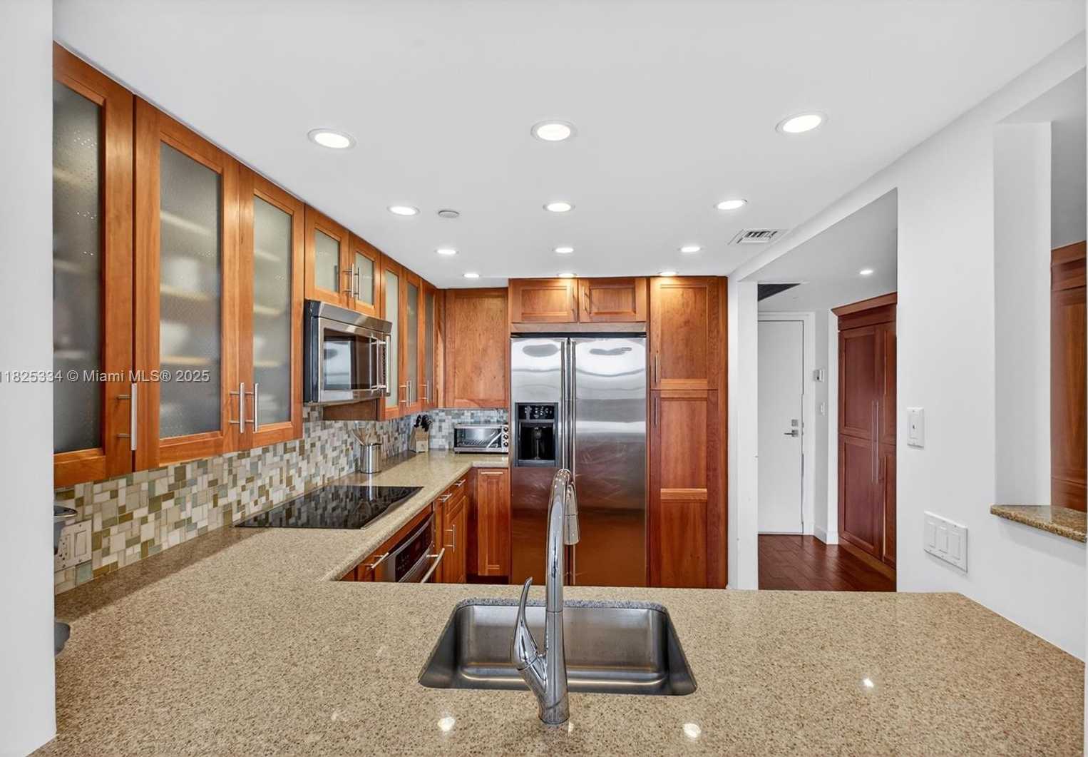 Small Image of 2555 COLLINS AVE #606, Miami Beach Number 36