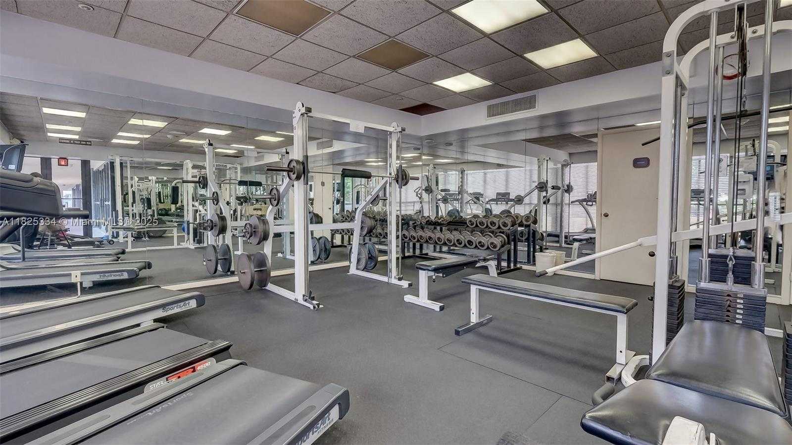 Small Image of 2555 COLLINS AVE #606, Miami Beach Number 37