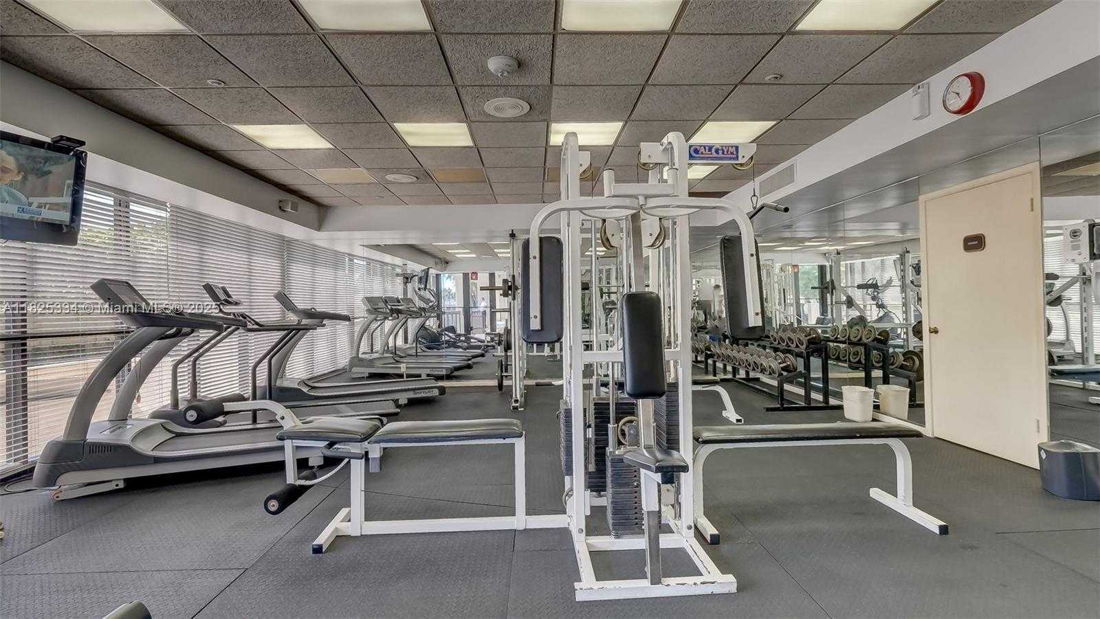 Small Image of 2555 COLLINS AVE #606, Miami Beach Number 38