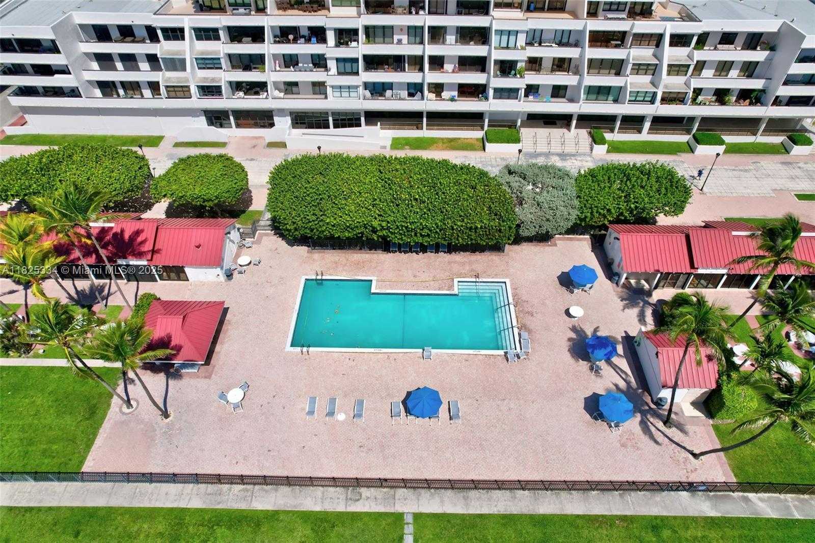 Small Image of 2555 COLLINS AVE #606, Miami Beach Number 6