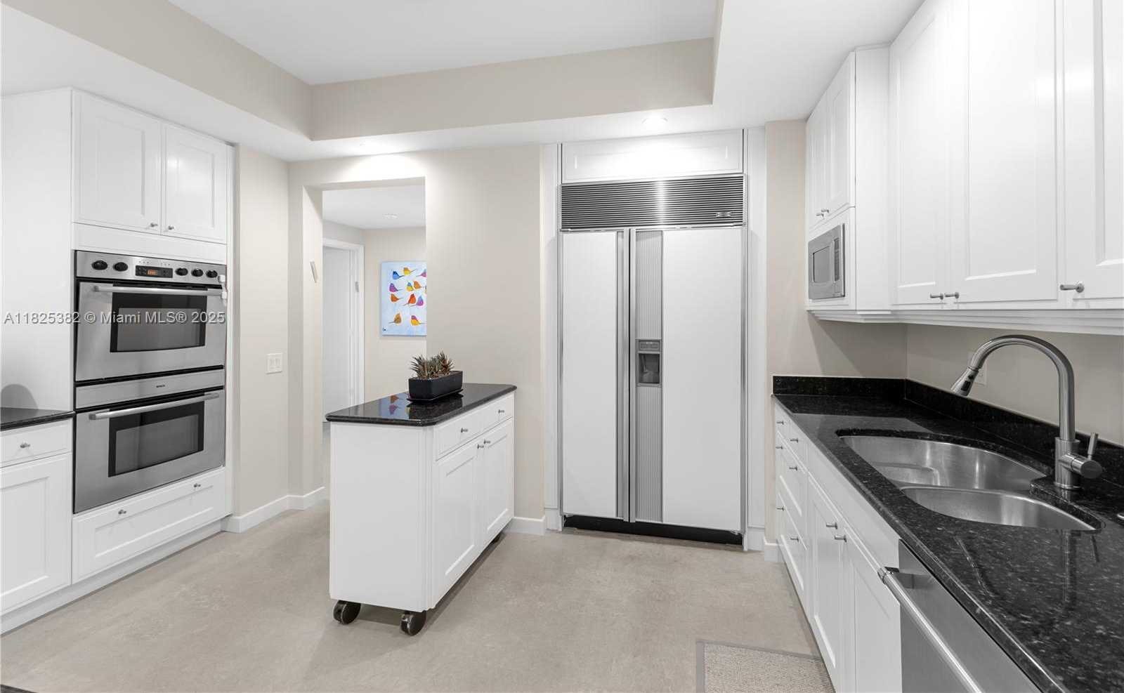 Small Image of 21200 POINT PL #2602, Aventura Number 19