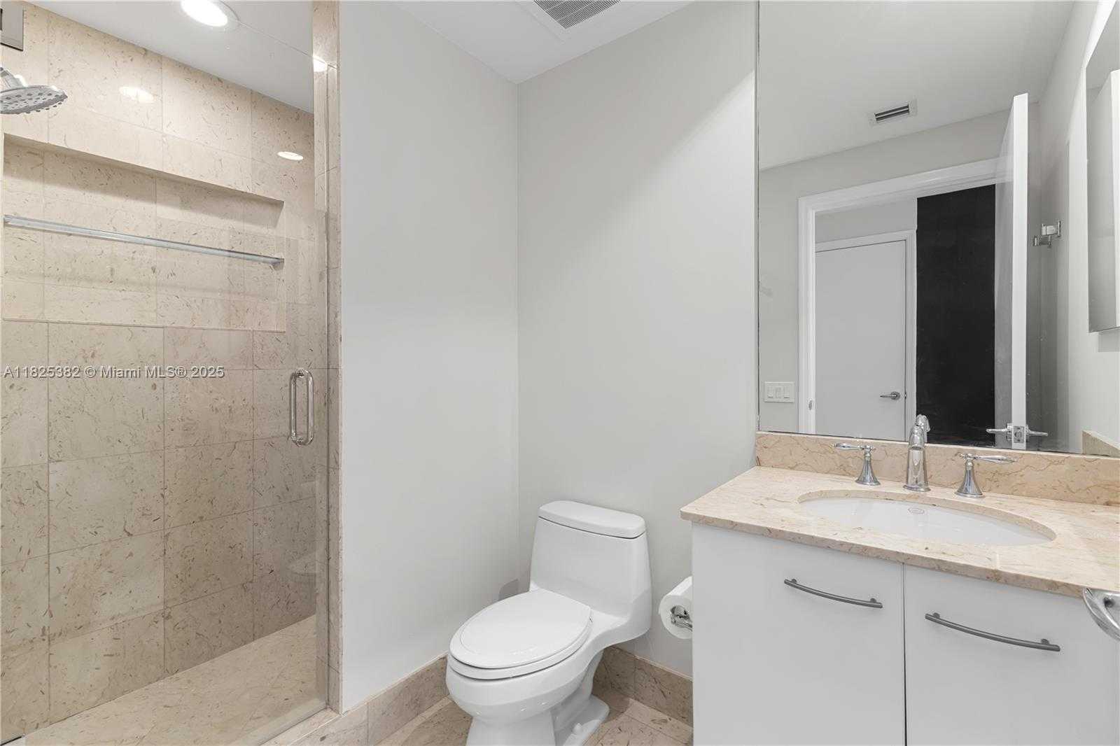 Small Image of 21200 POINT PL #2602, Aventura Number 29