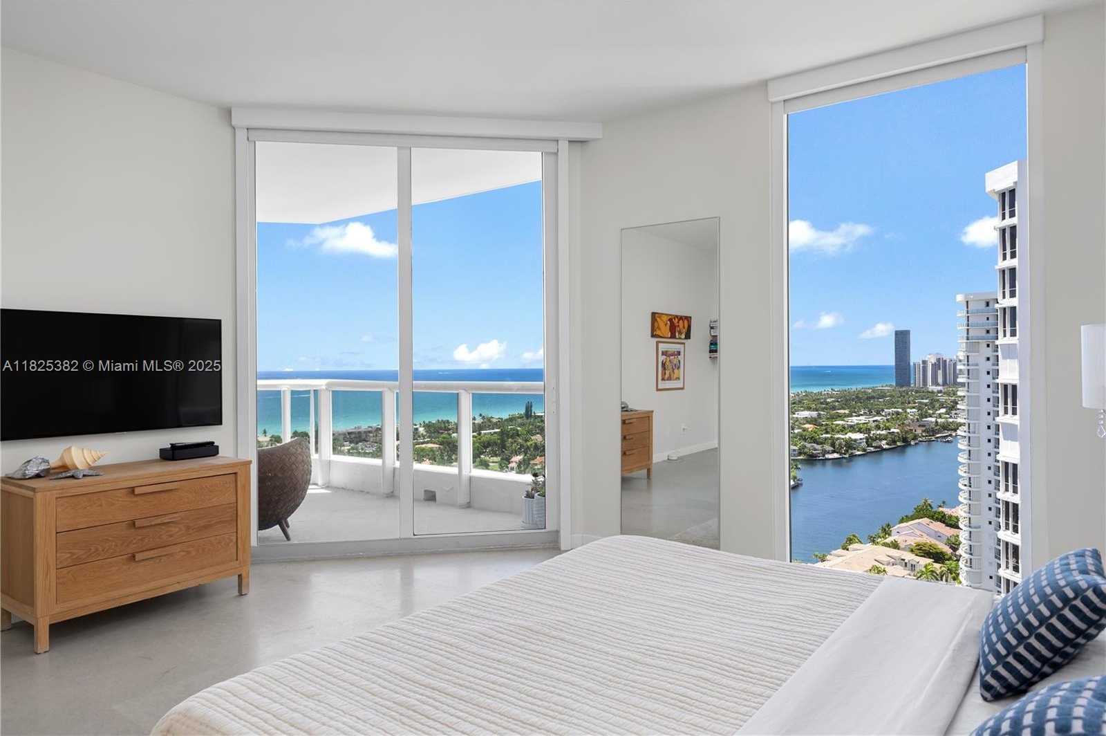 Small Image of 21200 POINT PL #2602, Aventura Number 31