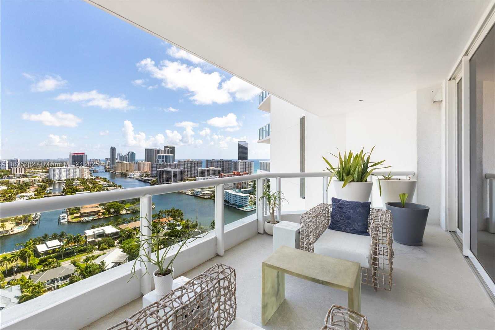 Small Image of 21200 POINT PL #2602, Aventura Number 6