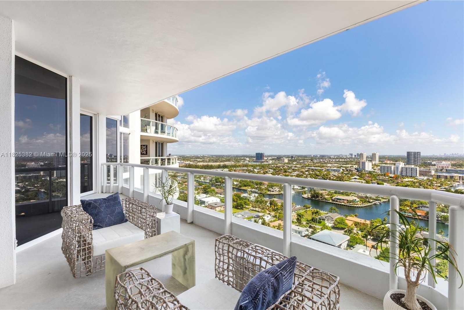 Small Image of 21200 POINT PL #2602, Aventura Number 7