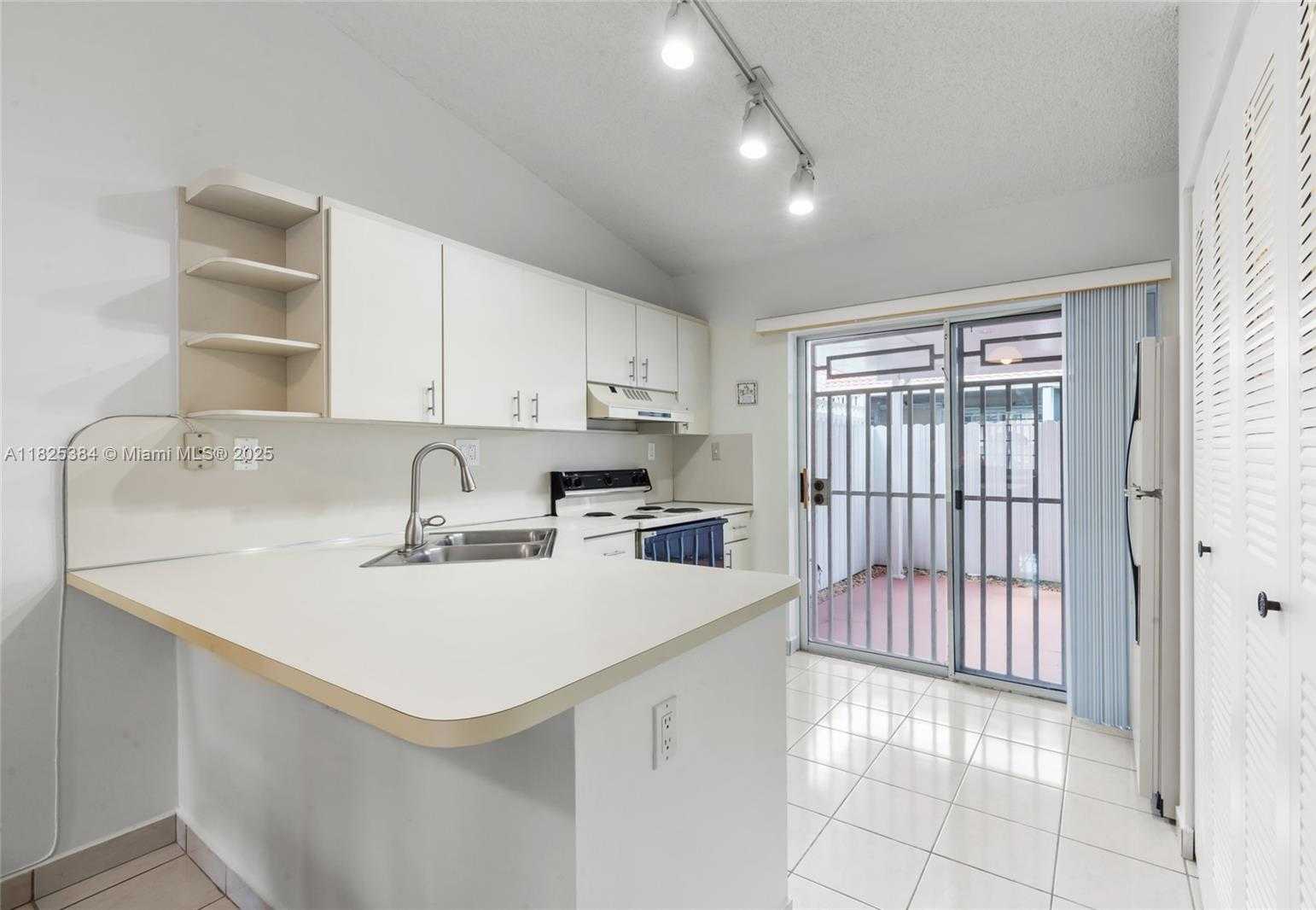 Small Image of 7101 WEST 24TH AVE #27, Hialeah Number 11