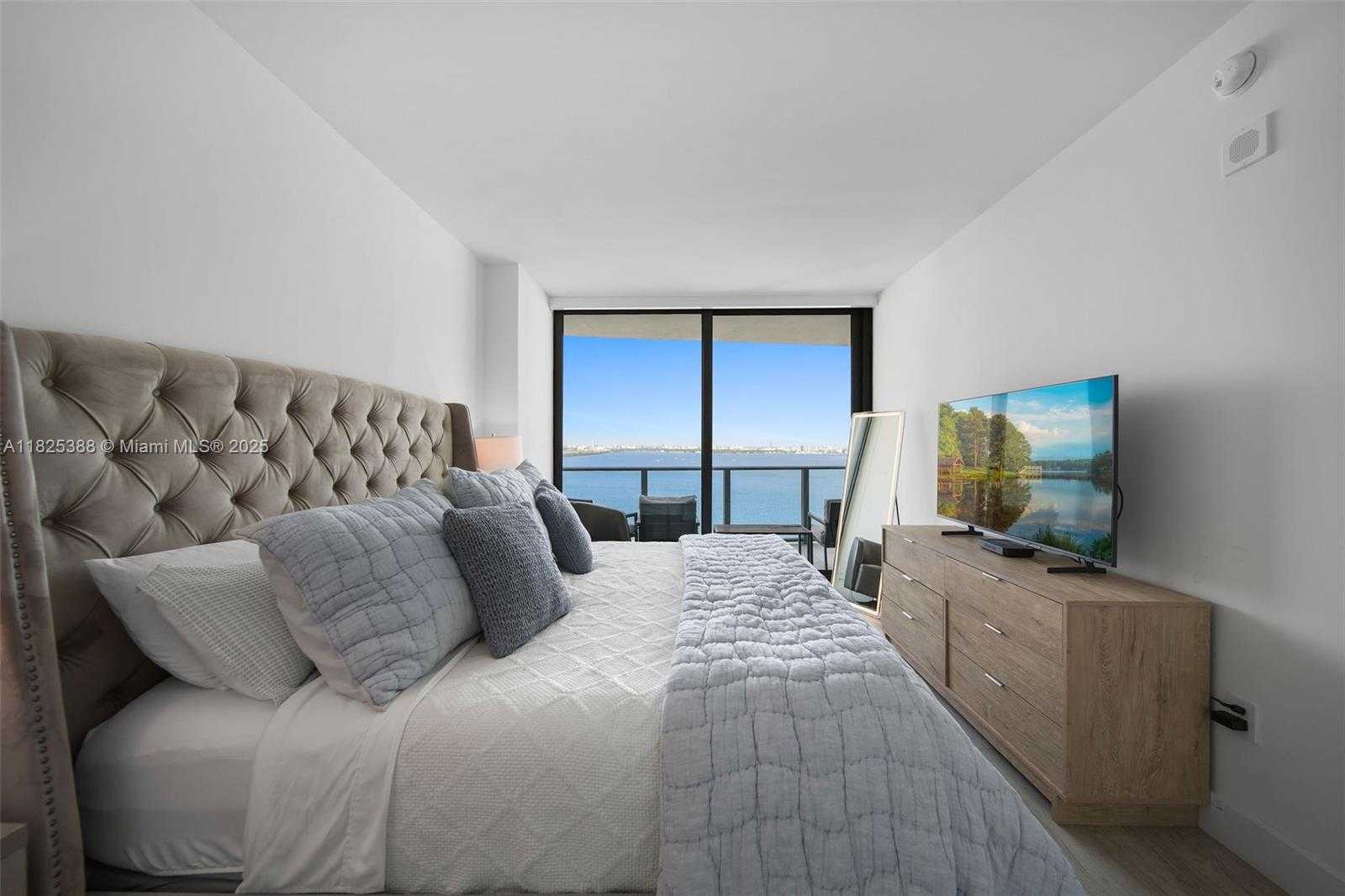 Small Image of 460 NORTH EAST 28TH STREET #2407, Miami Number 12