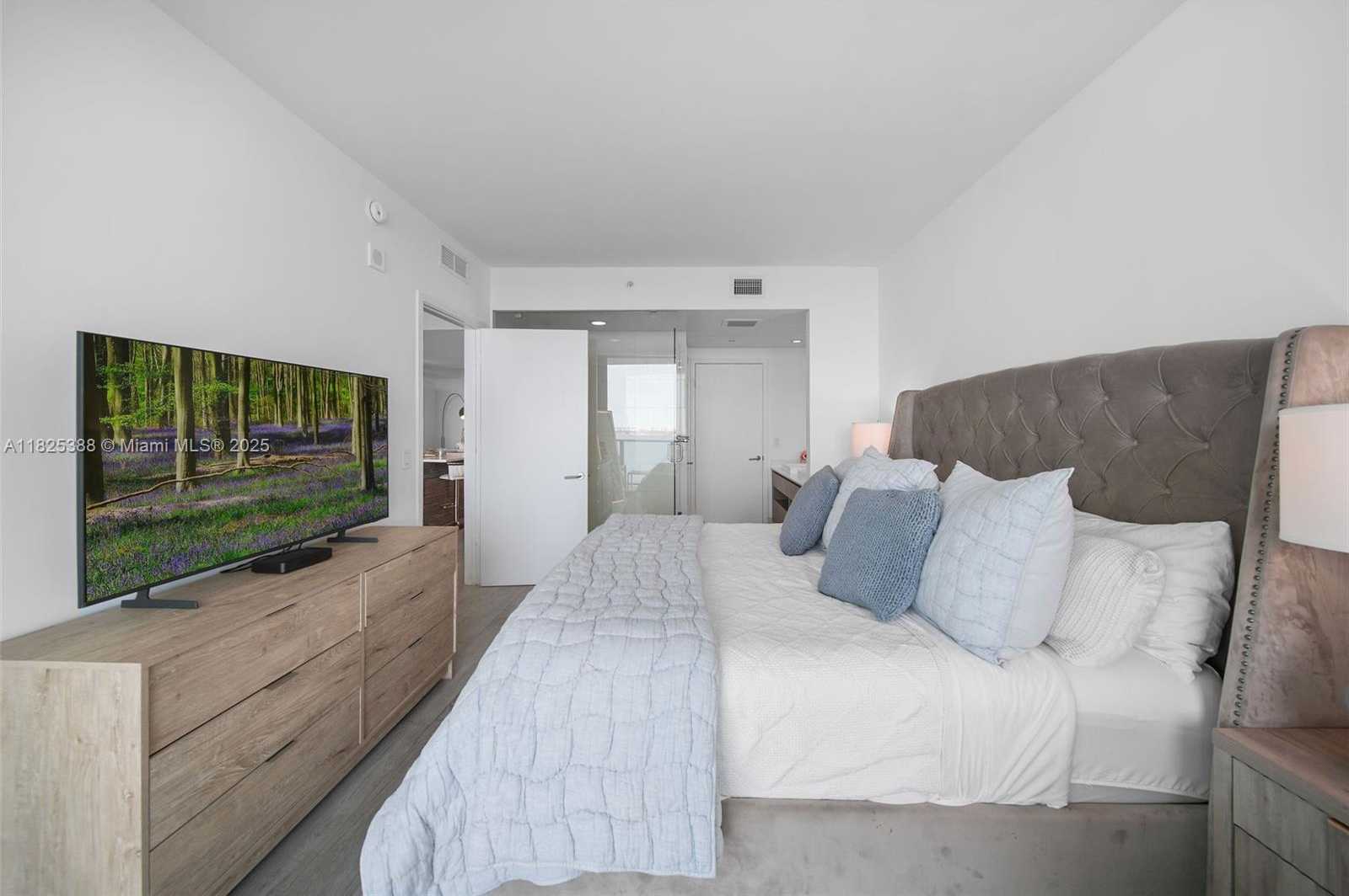 Small Image of 460 NORTH EAST 28TH STREET #2407, Miami Number 17