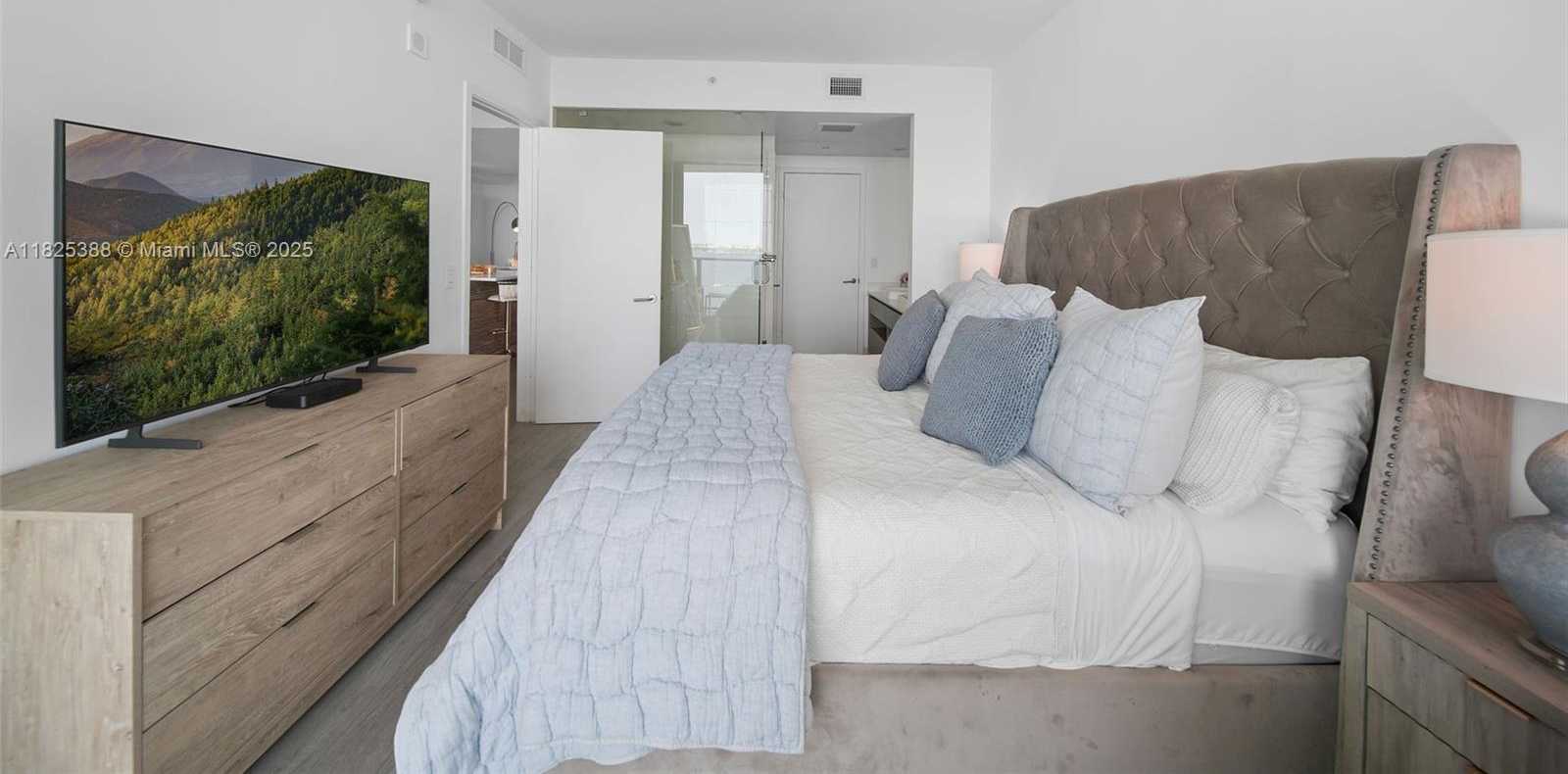 Small Image of 460 NORTH EAST 28TH STREET #2407, Miami Number 19