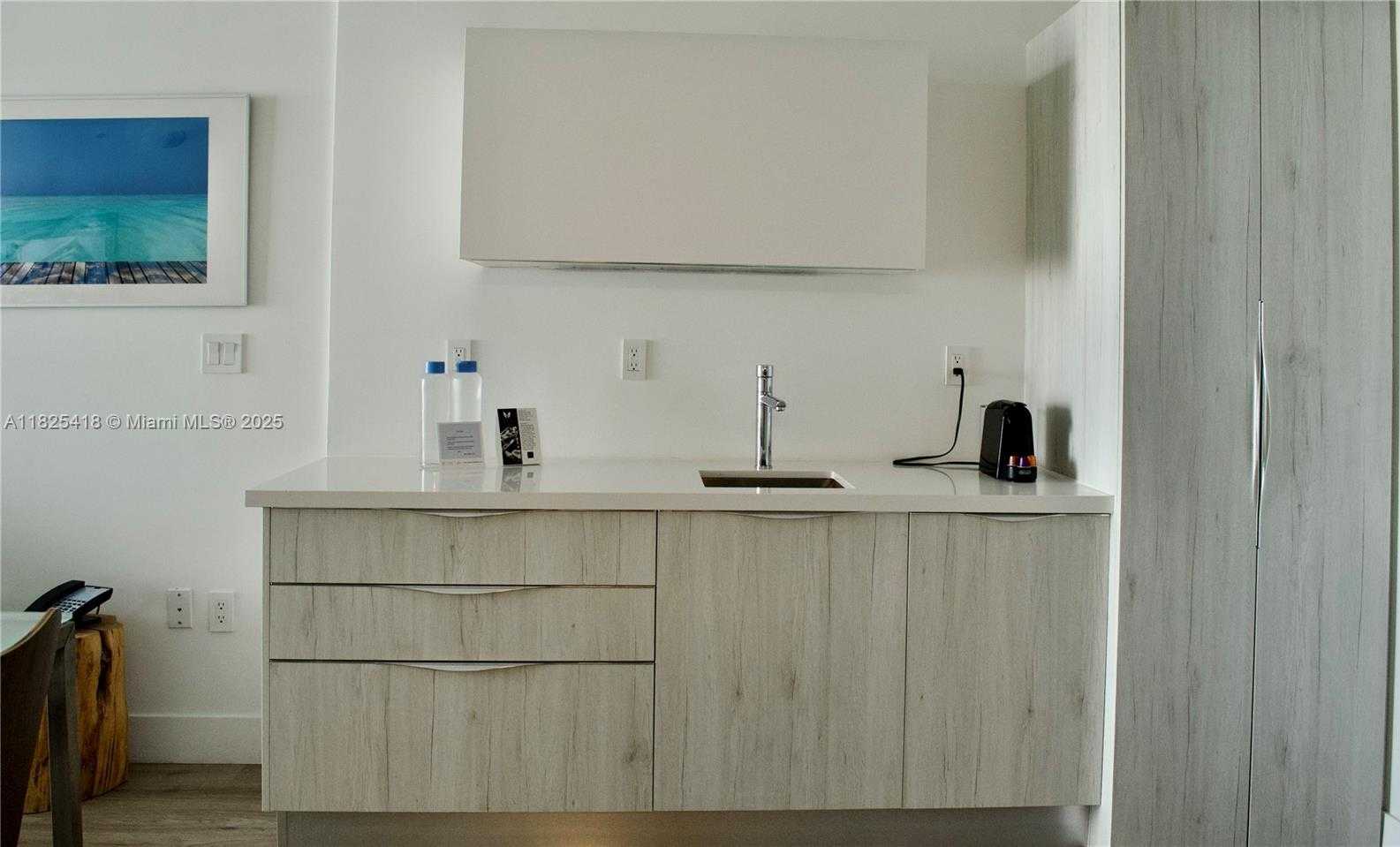 Small Image of 6080 COLLINS AVE #506, Miami Beach Number 10