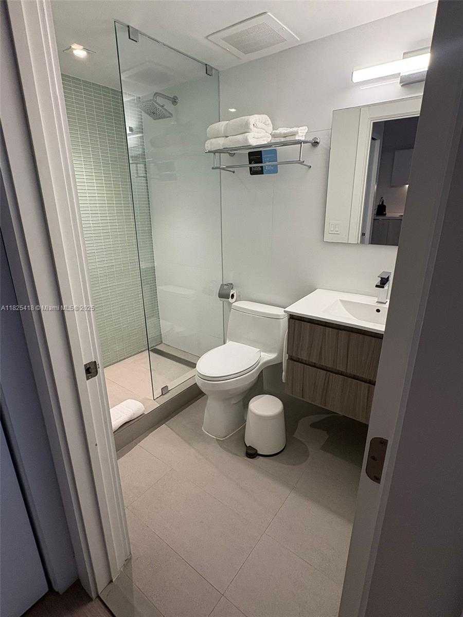 Small Image of 6080 COLLINS AVE #506, Miami Beach Number 27