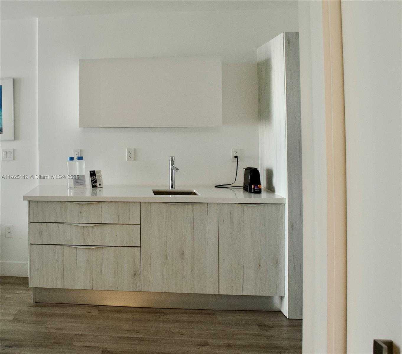Small Image of 6080 COLLINS AVE #506, Miami Beach Number 9
