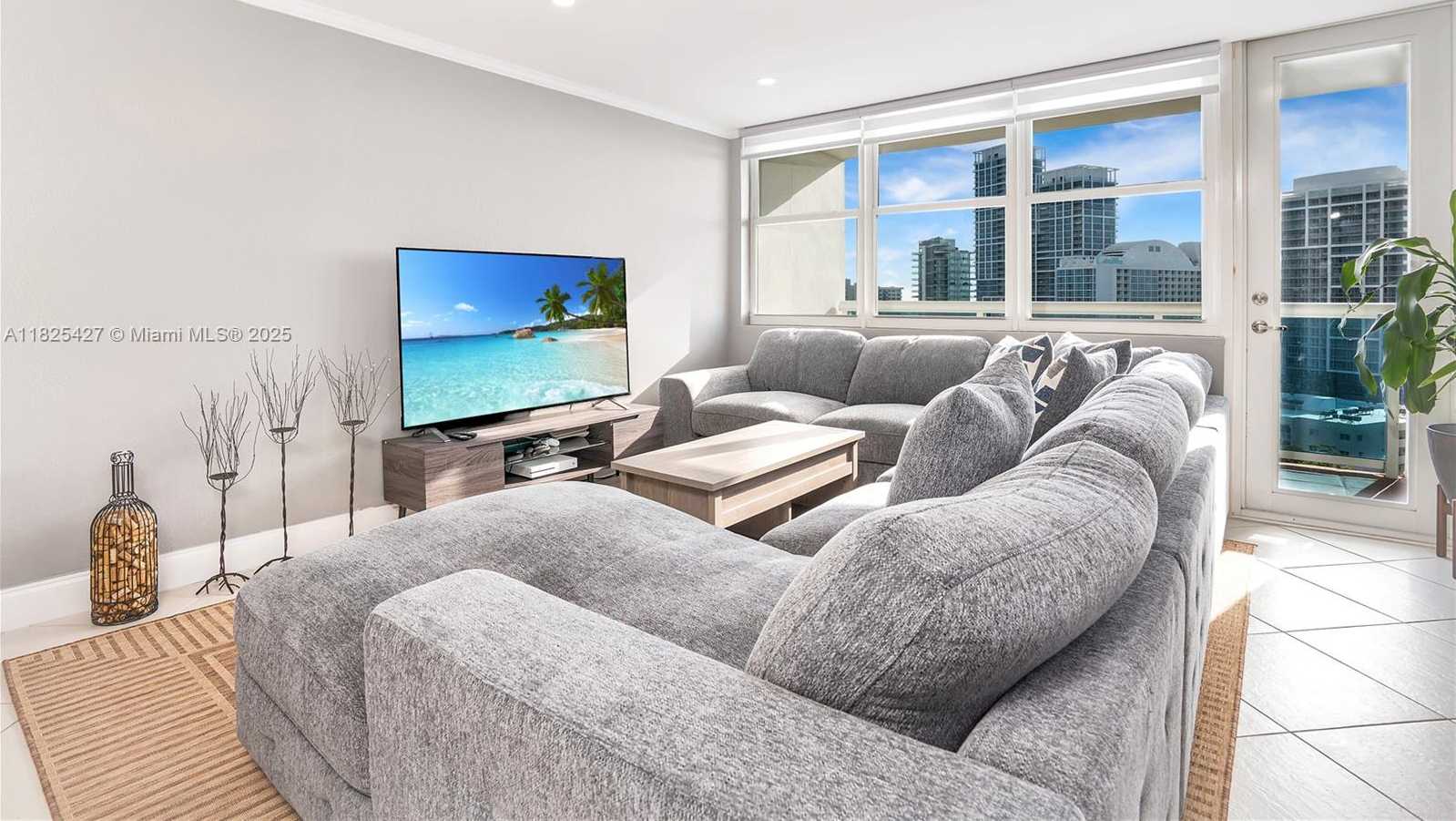Small Image of 6770 INDIAN CREEK DR #14C, Miami Beach Number 2