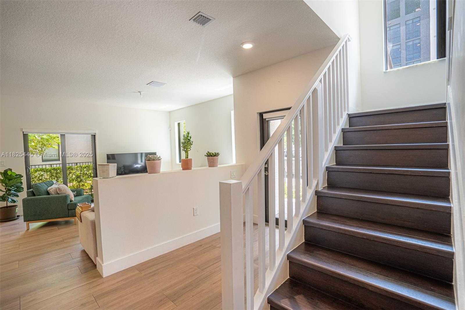 Small Image of 4269 NORTH WEST 83RD PATH, Doral Number 15