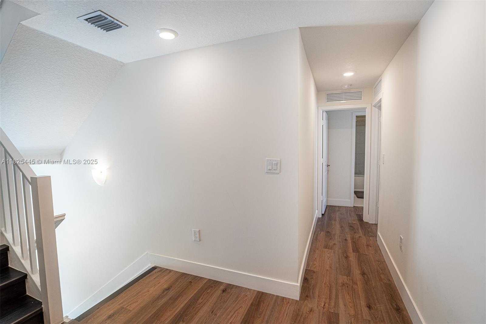 Small Image of 4269 NORTH WEST 83RD PATH, Doral Number 16