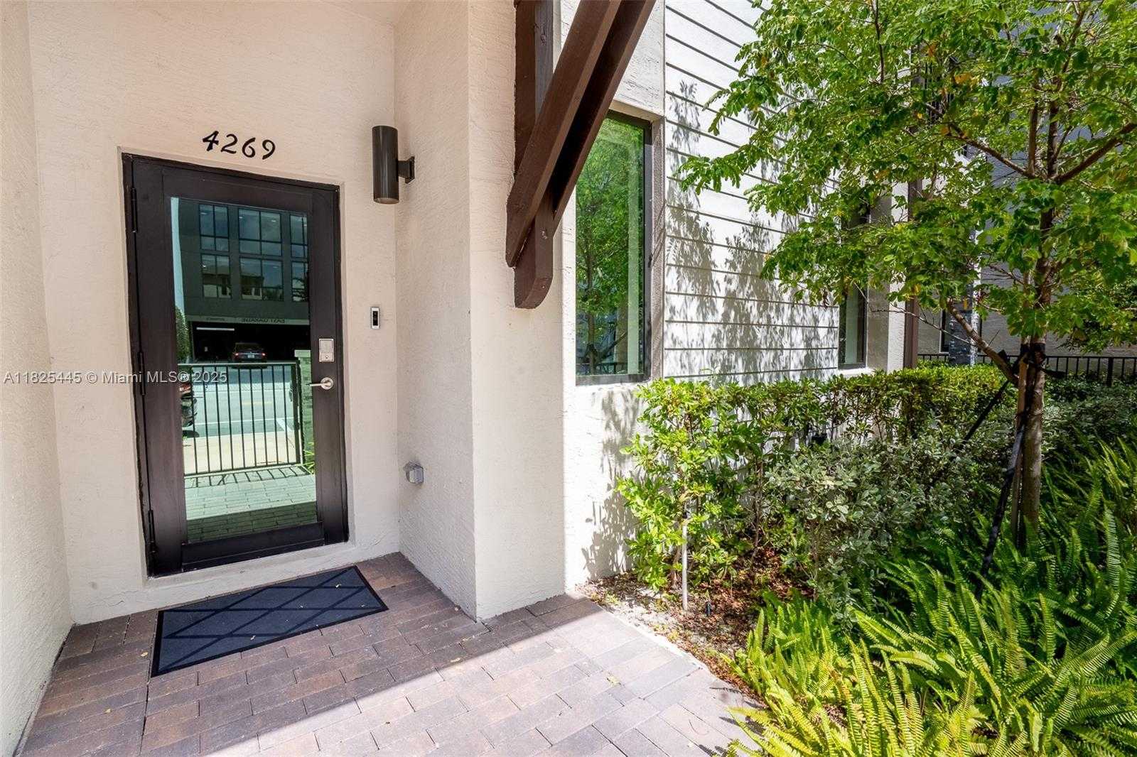 Small Image of 4269 NORTH WEST 83RD PATH, Doral Number 2