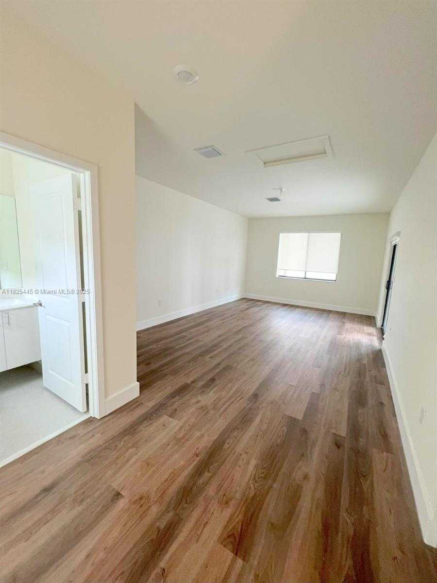 Small Image of 4269 NORTH WEST 83RD PATH, Doral Number 24