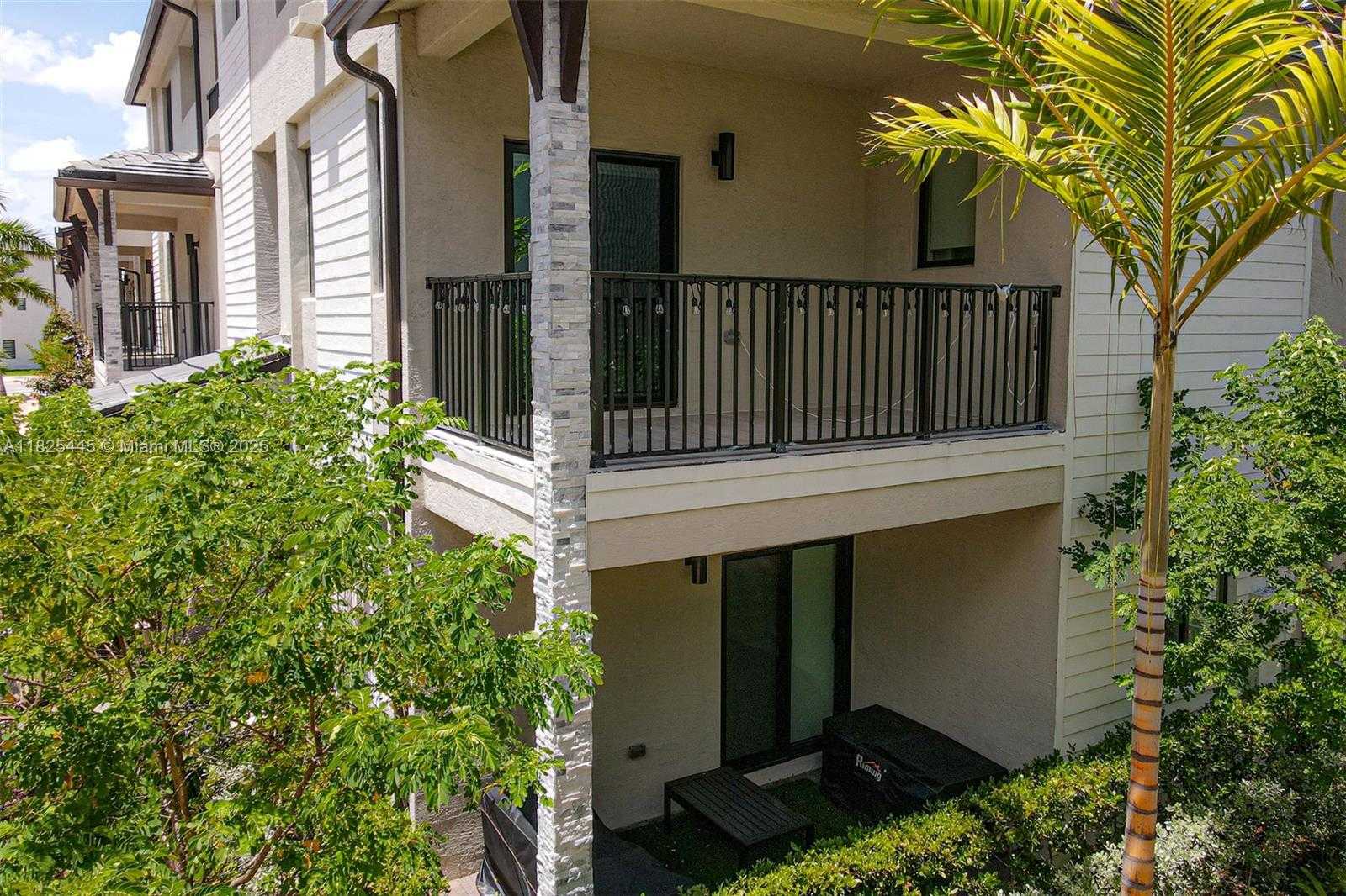 Small Image of 4269 NORTH WEST 83RD PATH, Doral Number 3