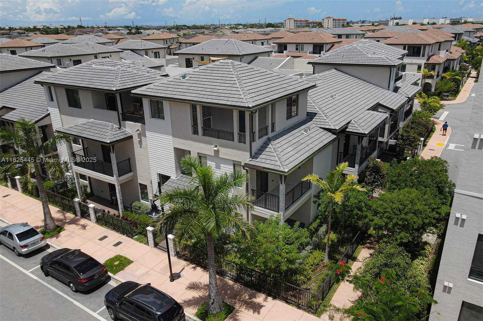 Small Image of 4269 NORTH WEST 83RD PATH, Doral Number 6