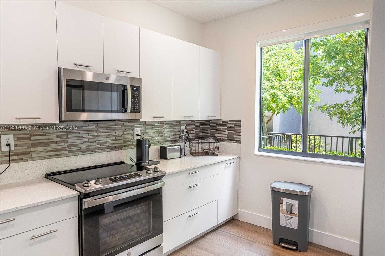 Small Image of 4269 NORTH WEST 83RD PATH, Doral Number 7