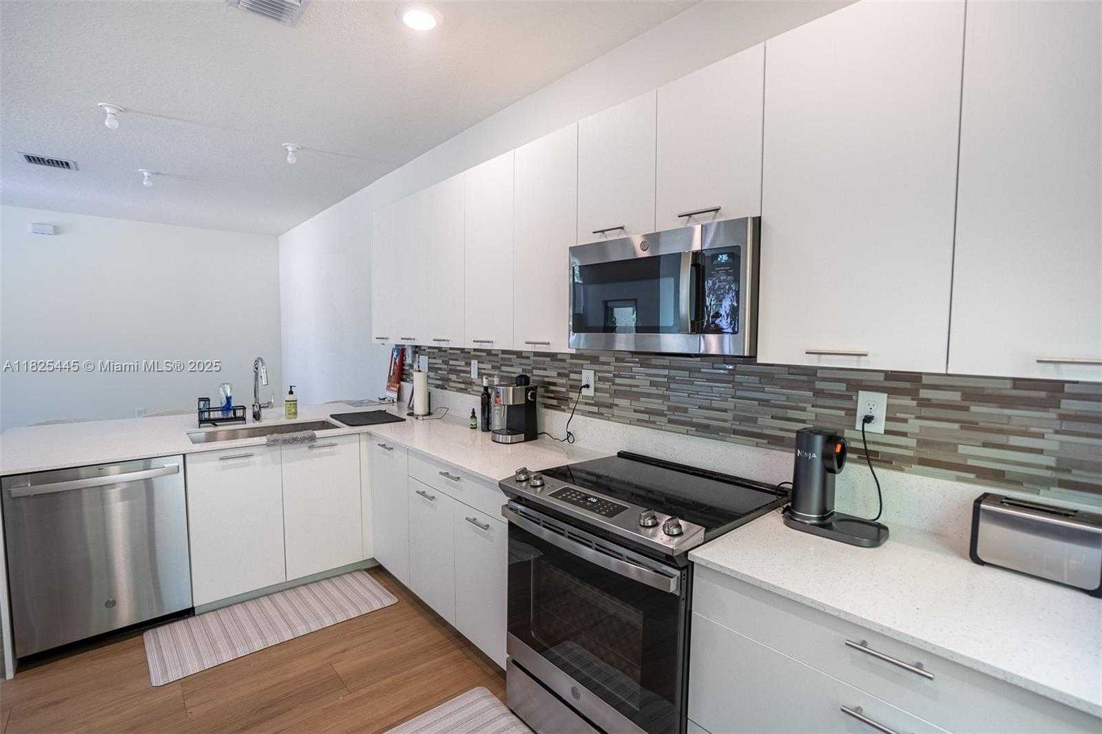 Small Image of 4269 NORTH WEST 83RD PATH, Doral Number 8