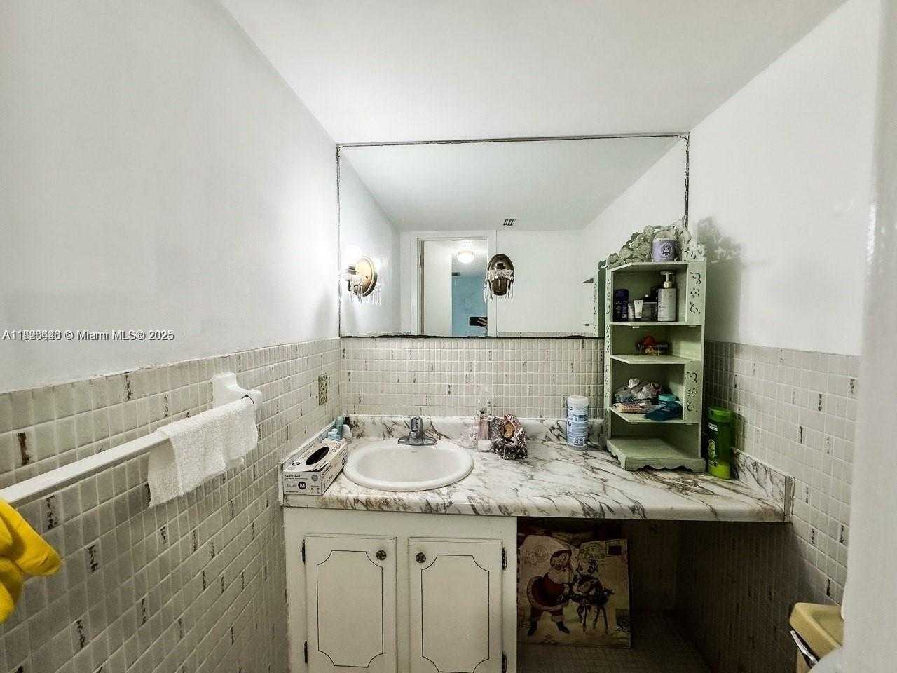 Small Image of 2200 Hallandale Beach Blvd, Hallandale Beach, FL 33009, USA Number 12