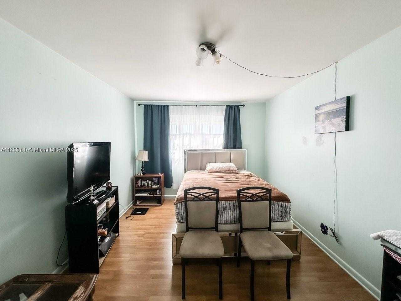Small Image of 2200 Hallandale Beach Blvd, Hallandale Beach, FL 33009, USA Number 14