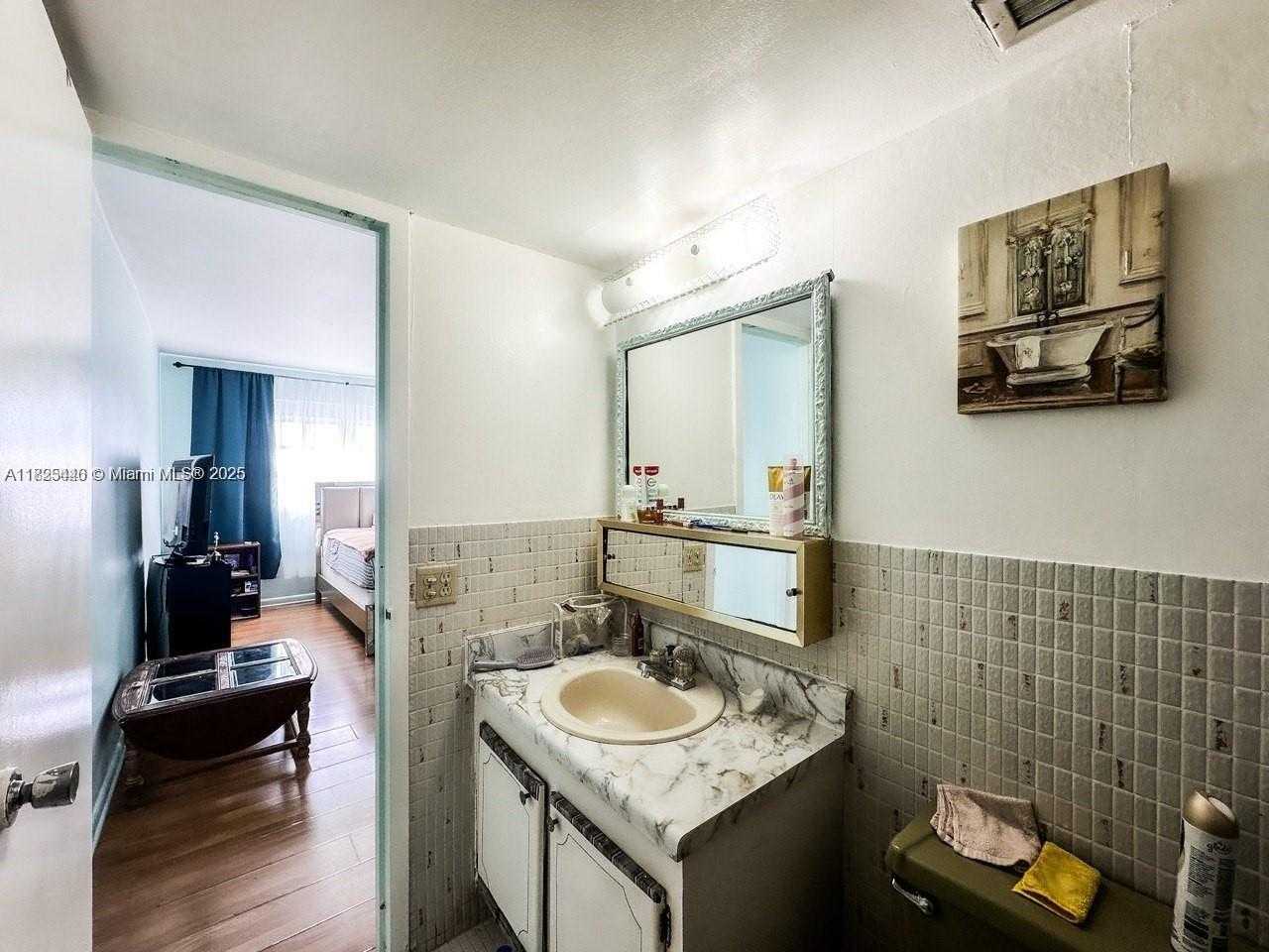 Small Image of 2200 Hallandale Beach Blvd, Hallandale Beach, FL 33009, USA Number 19
