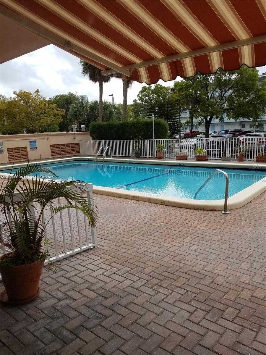Small Image of 2200 Hallandale Beach Blvd, Hallandale Beach, FL 33009, USA Number 21