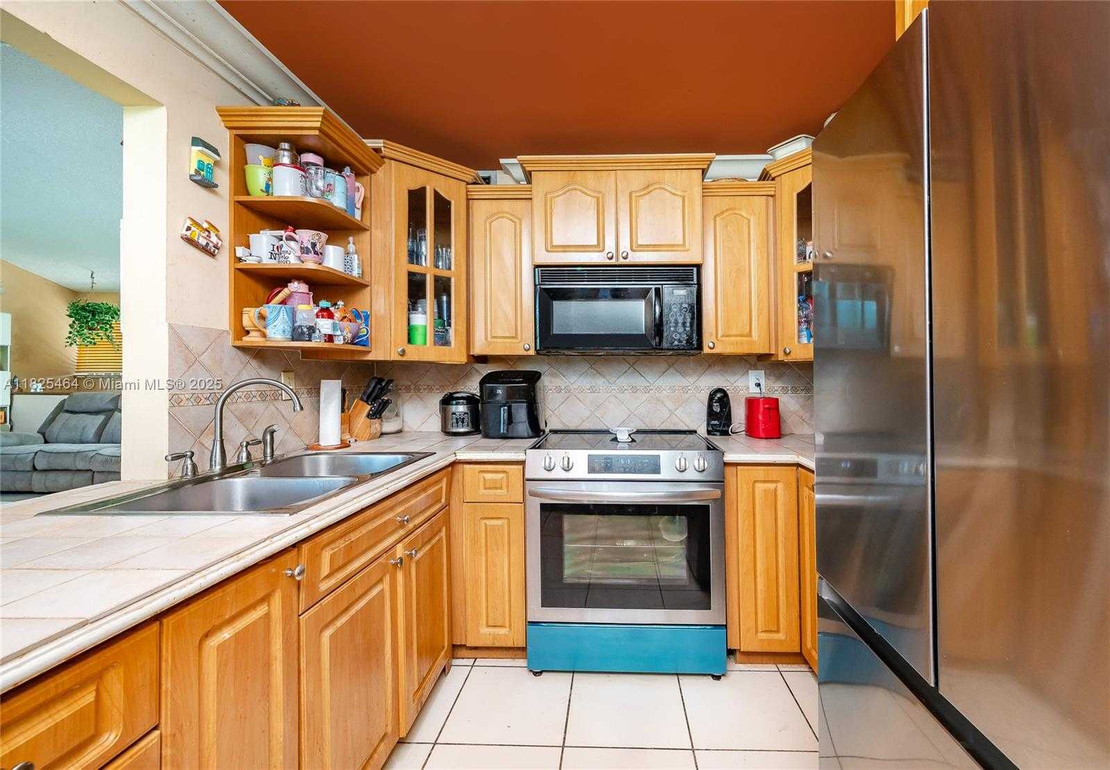 Small Image of 10010 NORTH WEST 9TH ST CIR #203, Miami Number 2
