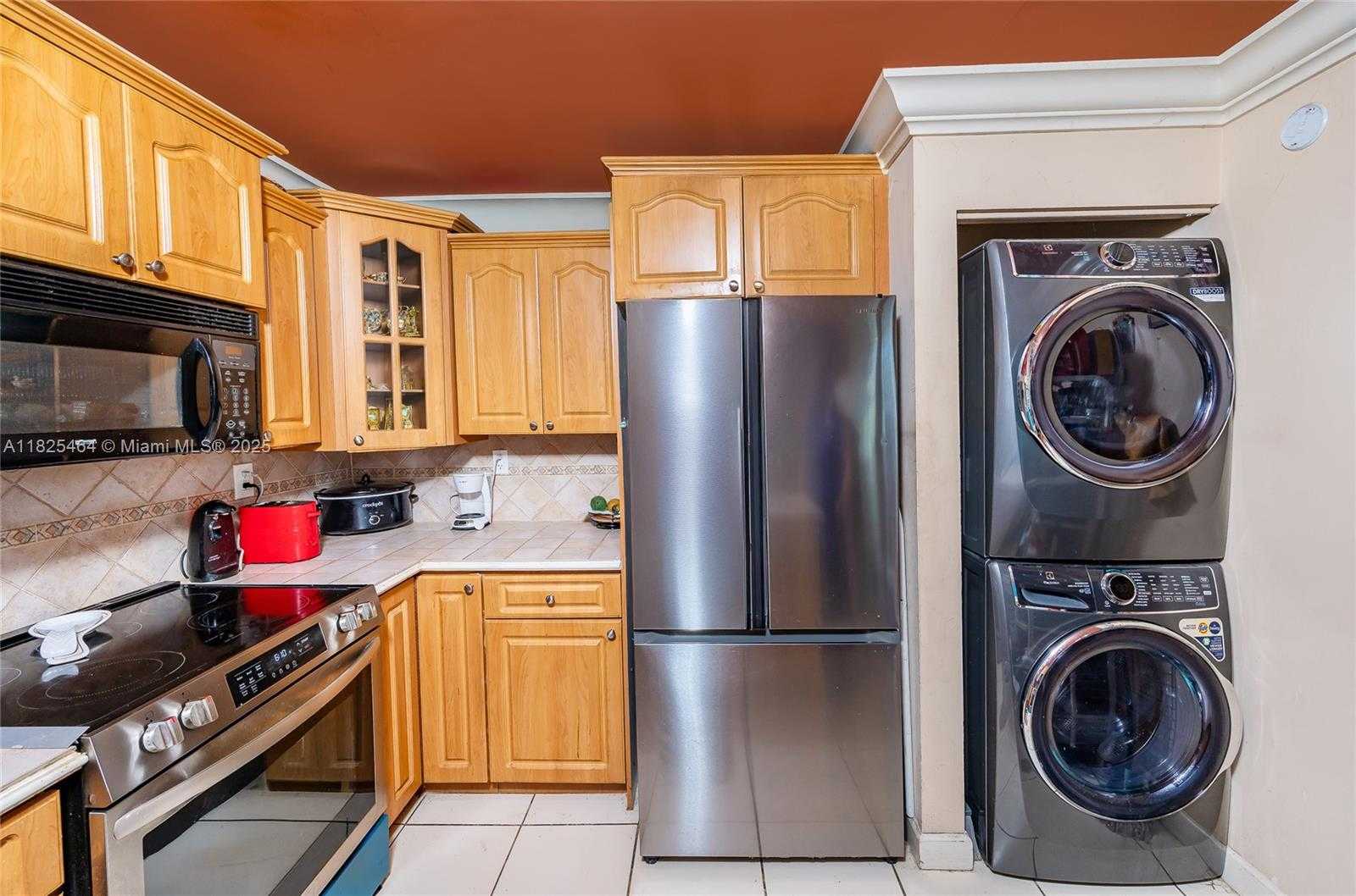 Small Image of 10010 NORTH WEST 9TH ST CIR #203, Miami Number 3