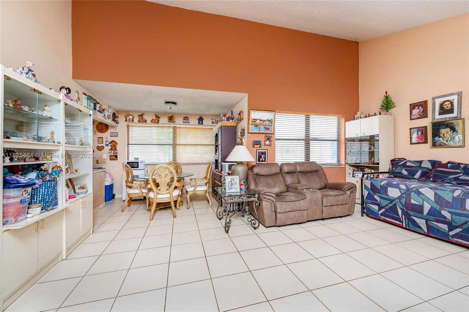 Small Image of 10010 NORTH WEST 9TH ST CIR #203, Miami Number 5