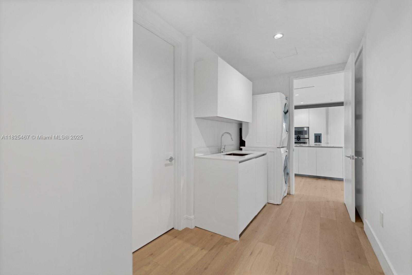 Small Image of 10201 COLLINS AVE #1802, Bal Harbour Number 21