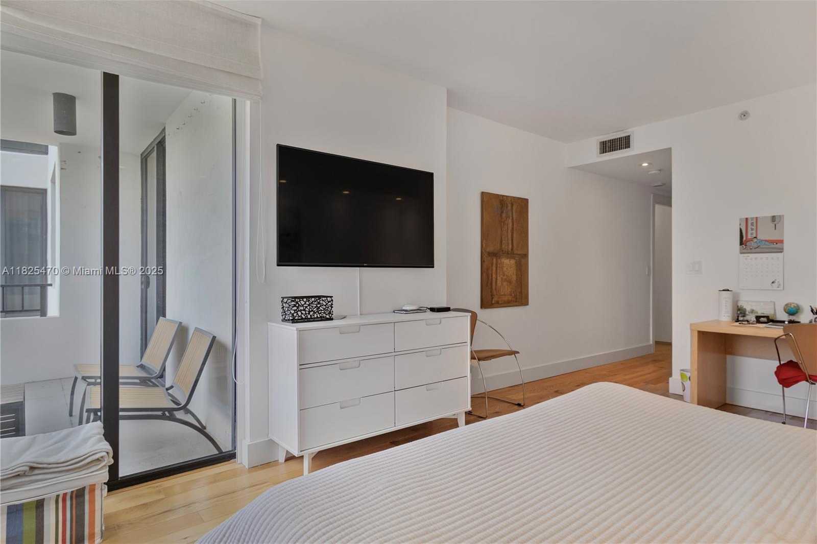 Small Image of 520 BRICKELL KEY DR #A1421, Miami Number 14