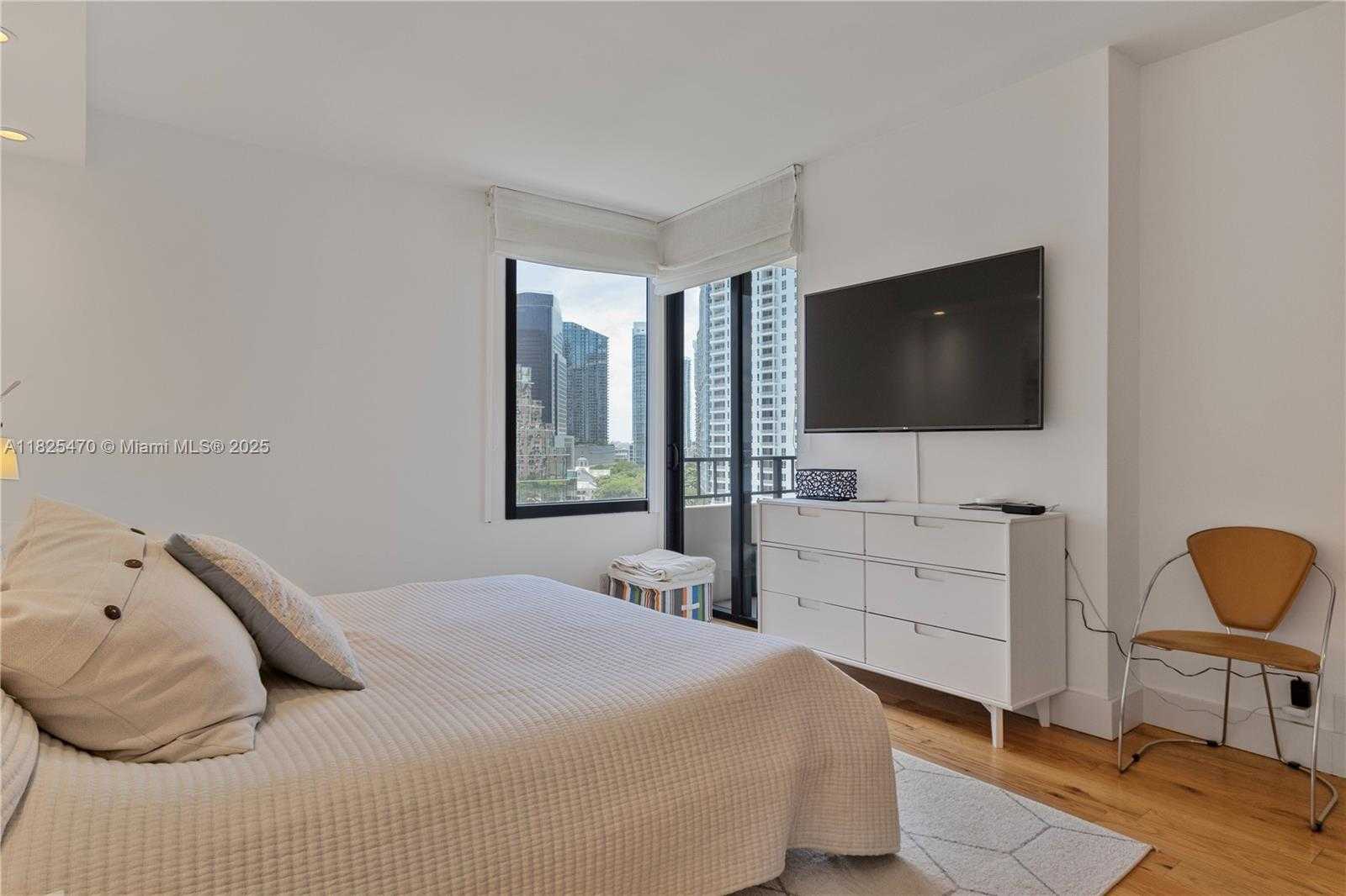 Small Image of 520 BRICKELL KEY DR #A1421, Miami Number 15