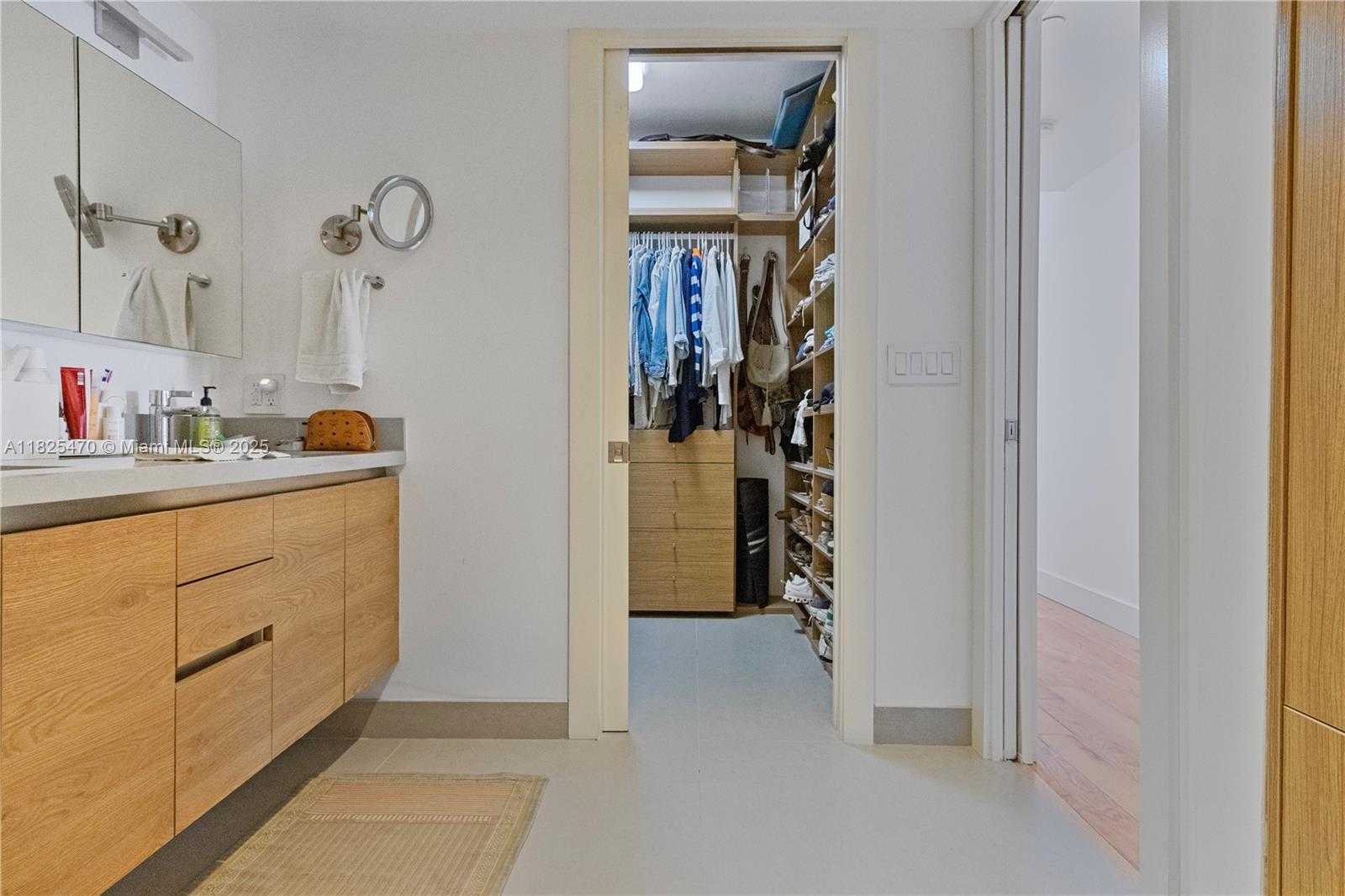Small Image of 520 BRICKELL KEY DR #A1421, Miami Number 16