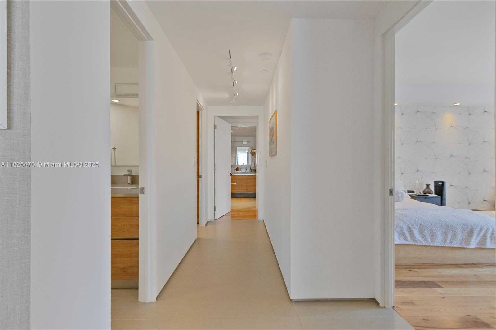 Small Image of 520 BRICKELL KEY DR #A1421, Miami Number 18