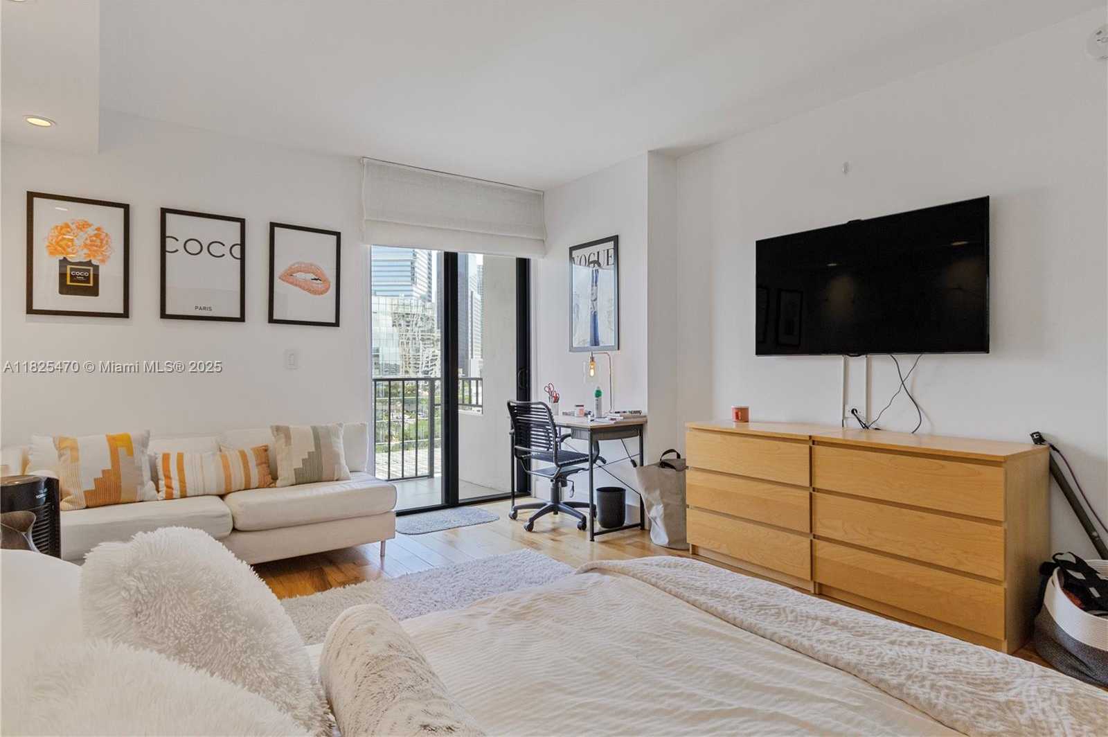 Small Image of 520 BRICKELL KEY DR #A1421, Miami Number 20