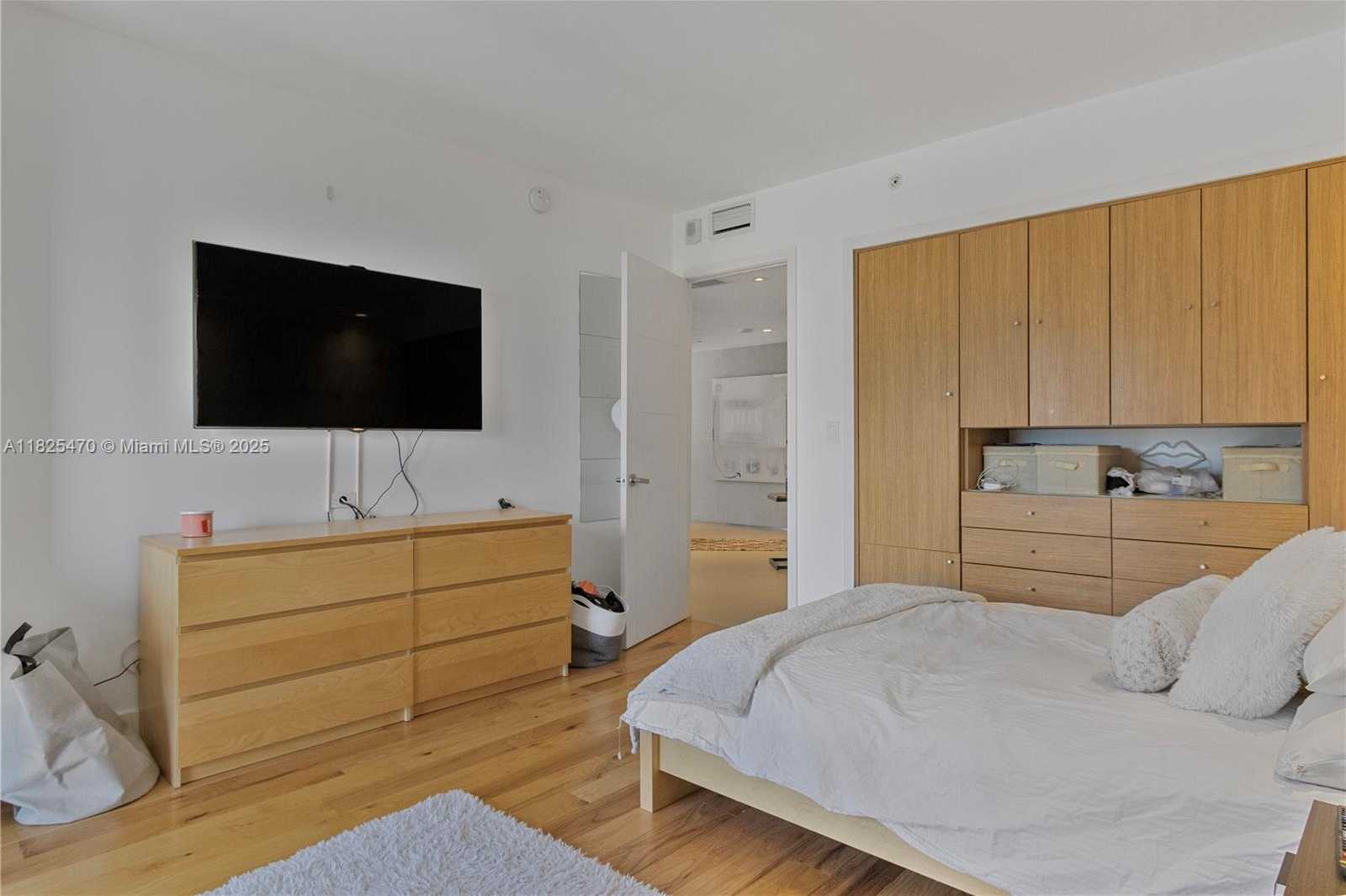 Small Image of 520 BRICKELL KEY DR #A1421, Miami Number 21