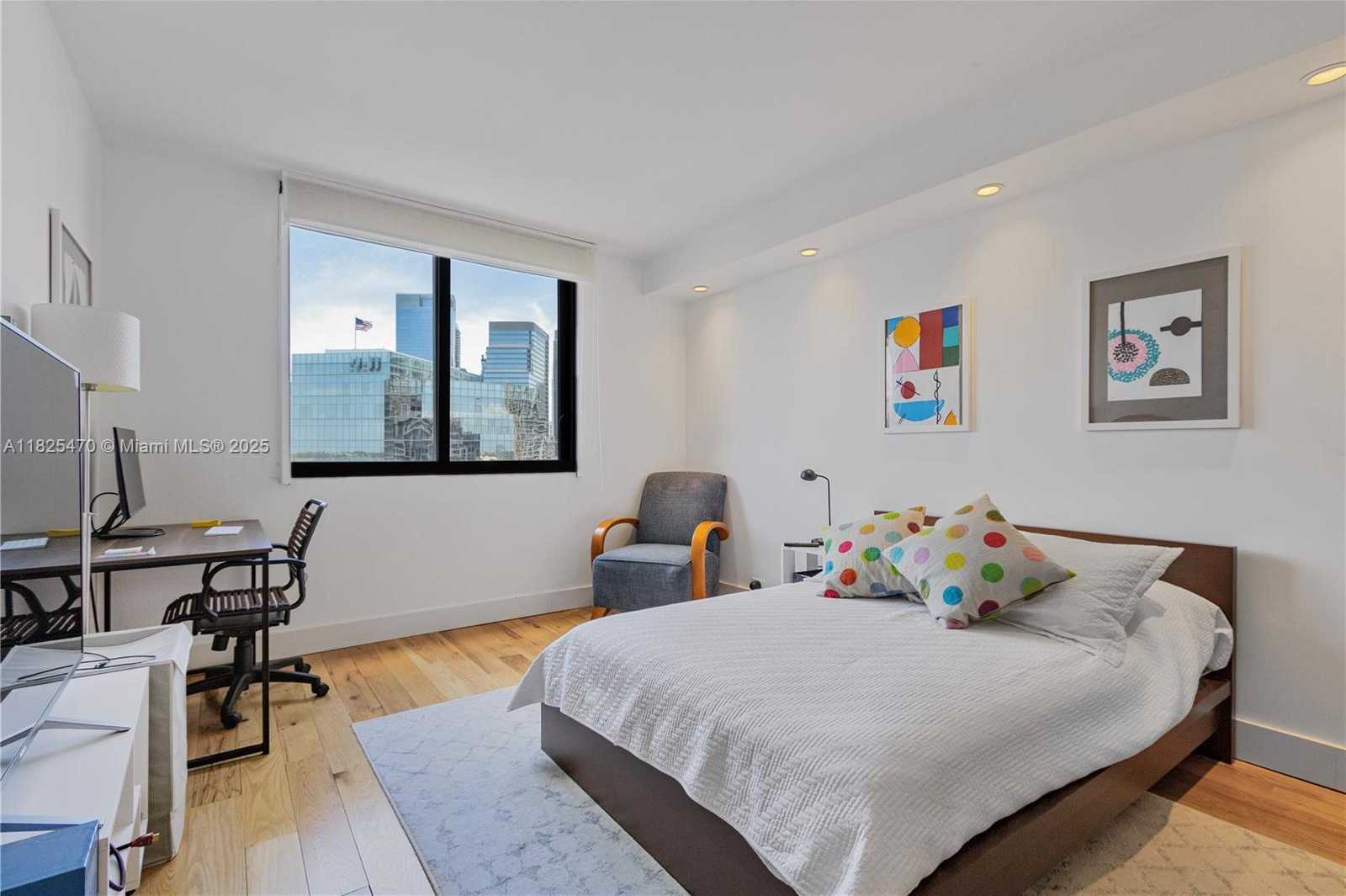 Small Image of 520 BRICKELL KEY DR #A1421, Miami Number 23