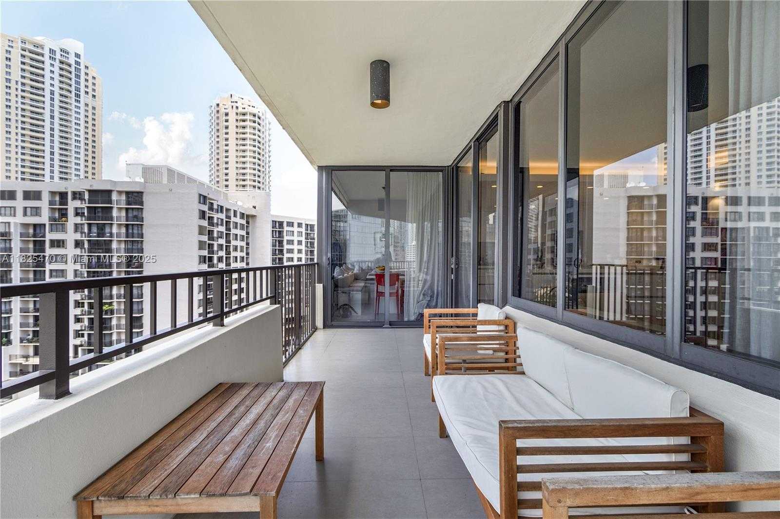 Small Image of 520 BRICKELL KEY DR #A1421, Miami Number 30