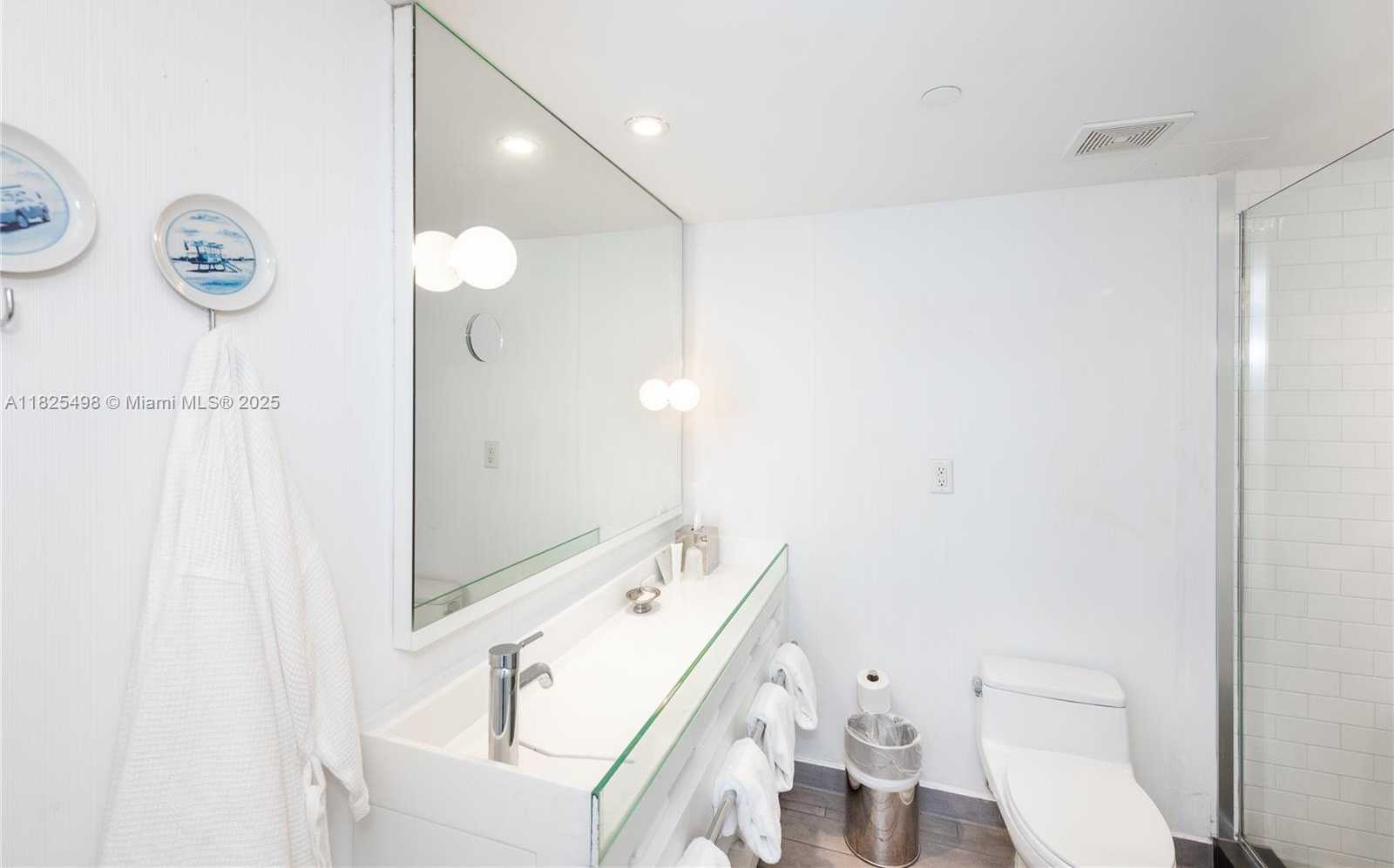 Small Image of 1100 WEST AVE #506, Miami Beach Number 15