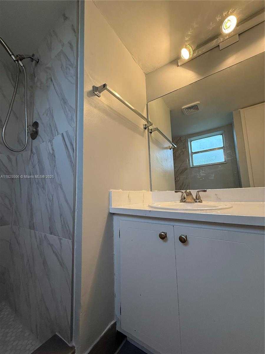 Small Image of 8345 SUNRISE LAKES BLVD #312, Sunrise Number 14
