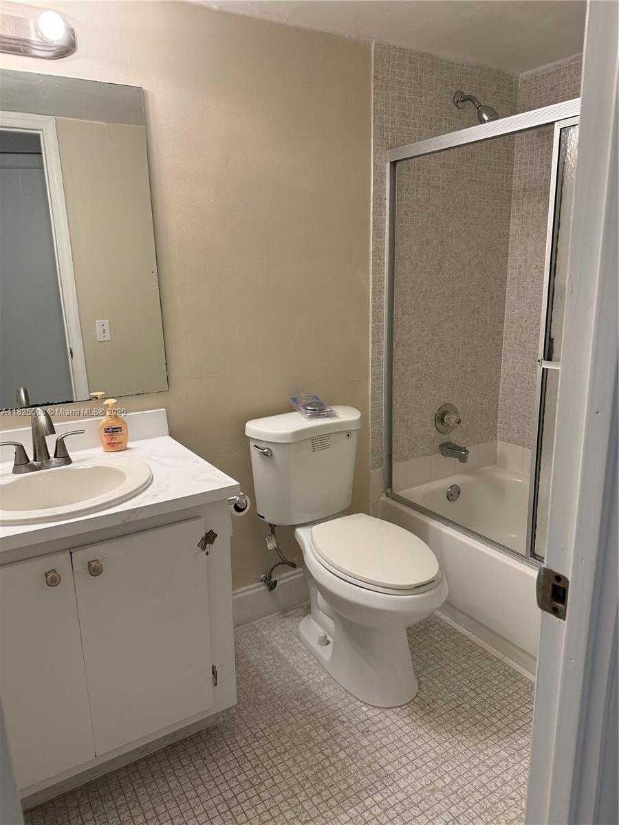 Small Image of 8345 SUNRISE LAKES BLVD #312, Sunrise Number 19