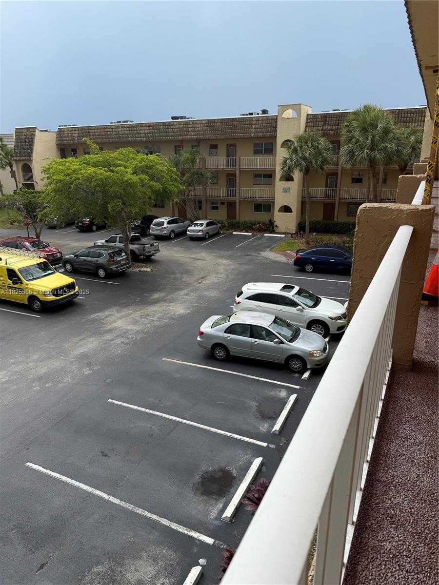 Small Image of 8345 SUNRISE LAKES BLVD #312, Sunrise Number 2